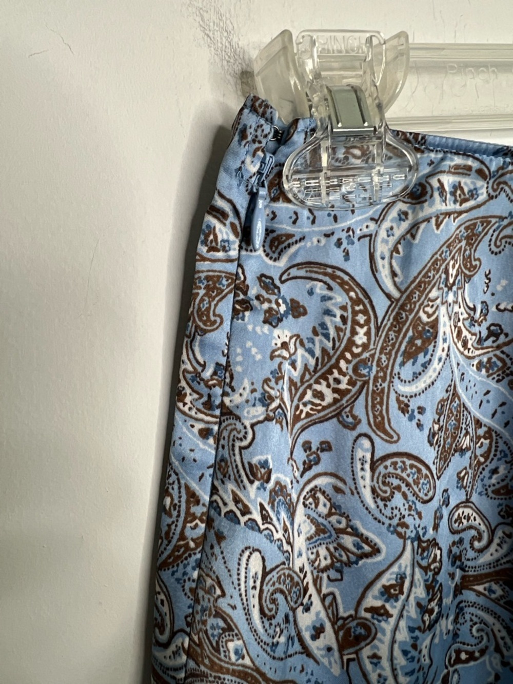 NWT Hollister Blue and Brown Paisley Mini Skirt Size XS - Picture 5 of 8